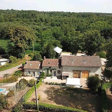 2 Beautiful Houses, Private Pool/ Spa. Perigord Busserolles