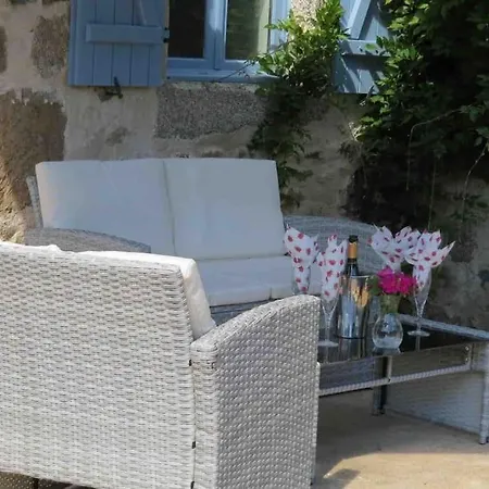 2 Beautiful Houses, Private Pool/ Spa. Perigord * Busserolles