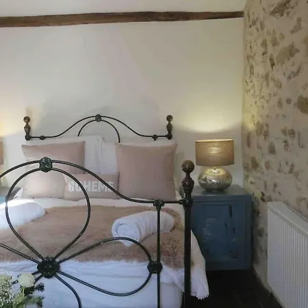 2 Beautiful Houses, Private Pool/ Spa. Perigord * Busserolles